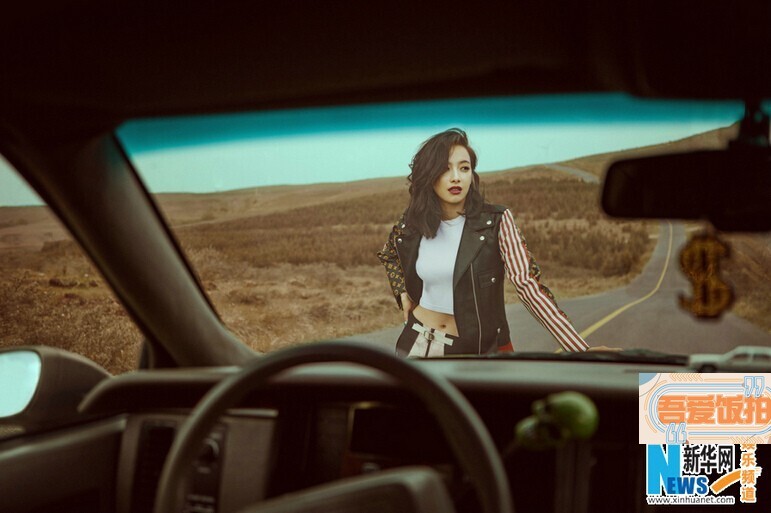 今日宋茜曝光一组率性写真