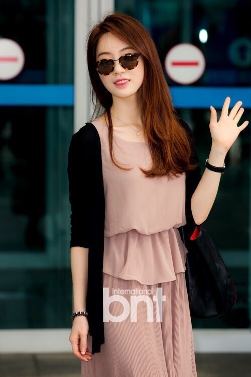 韩国艺人杨郑媛因《我一个人去，女行》而前往蒙古