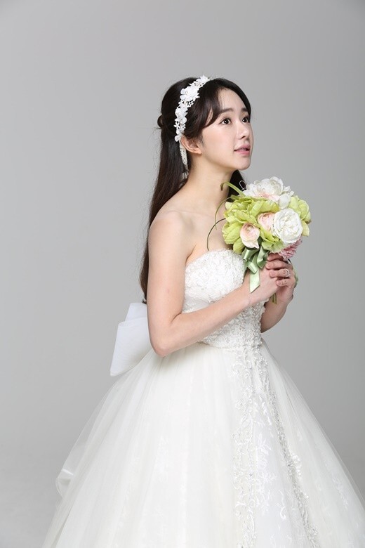 韩国演员瑞雨确定出演恐怖电影《玻璃庭院》