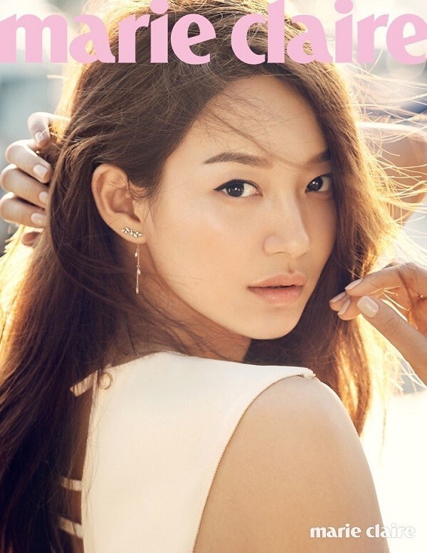 《Marie Claire》发布了一组演员申敏儿为该杂志拍摄的8月刊写真 《Marie Claire》发布了一组演员申敏儿为该杂志拍摄的8月刊写真