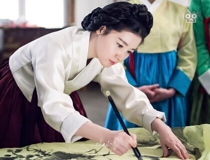 李英爱相隔14年复出《师任堂》,搭档宋承宪谈情 李英爱相隔14年复出《师任堂》,搭档宋承宪谈情