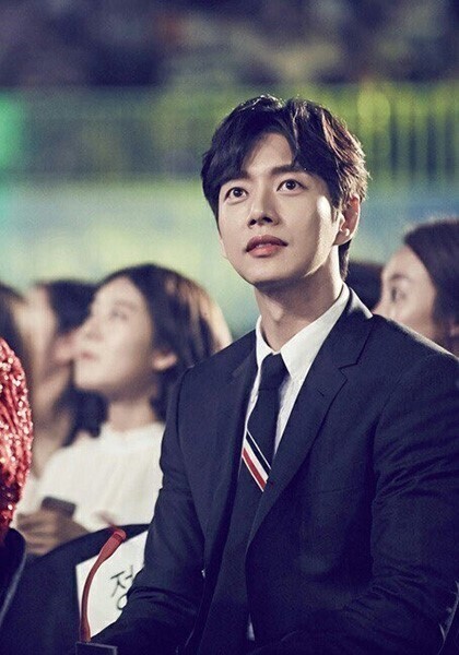 演员朴海镇与现在所属经纪公司Mountain Movement续约