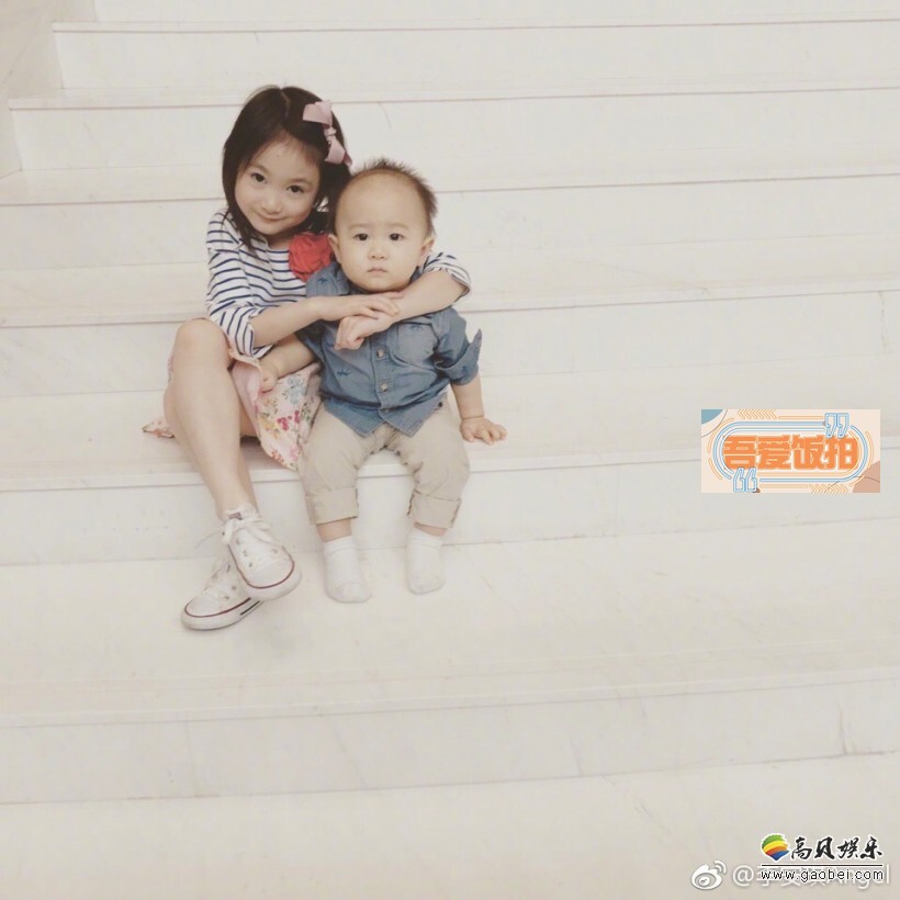 李小鹏的妻子在网上晒出一家人的照片 李小鹏的妻子在网上晒出一家人的照片