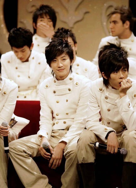 乔任梁,1987年10月15日出生于上海 乔任梁,1987年10月15日出生于上海