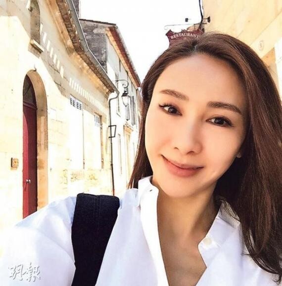 44岁黎姿身形、样貌都保持得很好 44岁黎姿身形、样貌都保持得很好