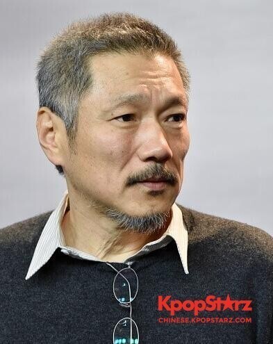 导演洪尚秀的妻子方面的相关人士接受了媒体的采访