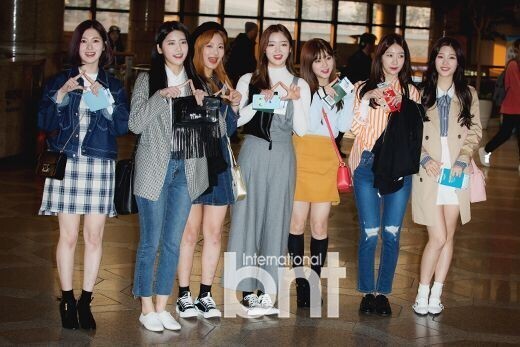韩国女子组合DIA前往日本东京拍摄真人秀《Yolo-Trip》
