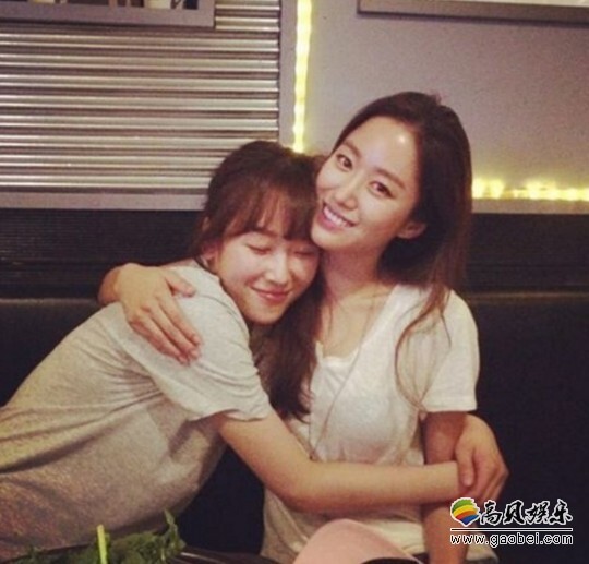 演员徐玄振和全慧彬因《又,吴海英》结下了友好情谊 演员徐玄振和全慧彬因《又,吴海英》结下了友好情谊