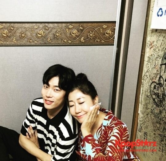 C-jes公司官方INS于今日公开了柳俊烈和罗美兰的合照 C-jes公司官方INS于今日公开了柳俊烈和罗美兰的合照