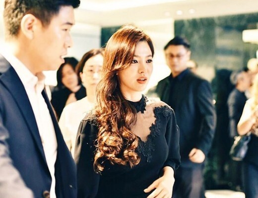 宋慧乔於22日晚间出席香港「Prada专门店开幕酒会」