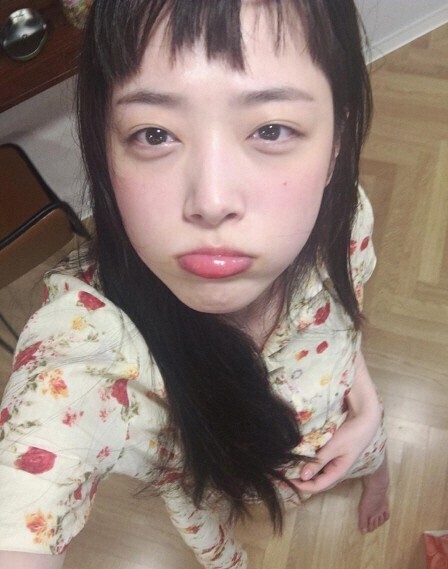 雪莉重启Instagram并上传一张自拍照,吸引大众关注 雪莉重启Instagram并上传一张自拍照,吸引大众关注