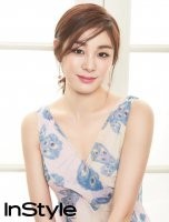 “花滑女王”金妍儿近日为某时尚杂志拍摄一组写真