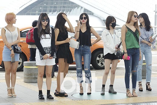 AOA现身仁川国际机场，前往日本参加“KOREA MUSIC WAVE”