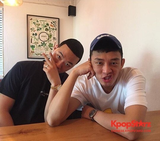 演员刘亚仁与Rapper BeWhy的合照被公开