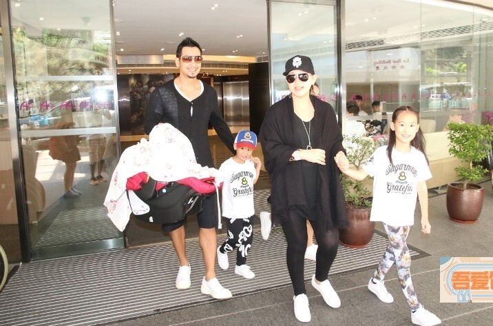 赵文卓与张丹露的第三位女儿在港剖腹出生 赵文卓与张丹露的第三位女儿在港剖腹出生