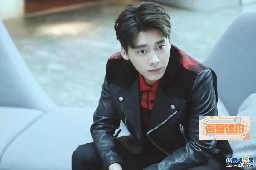 李易峰受品牌邀约出席纽约时装周观秀现场 李易峰受品牌邀约出席纽约时装周观秀现场