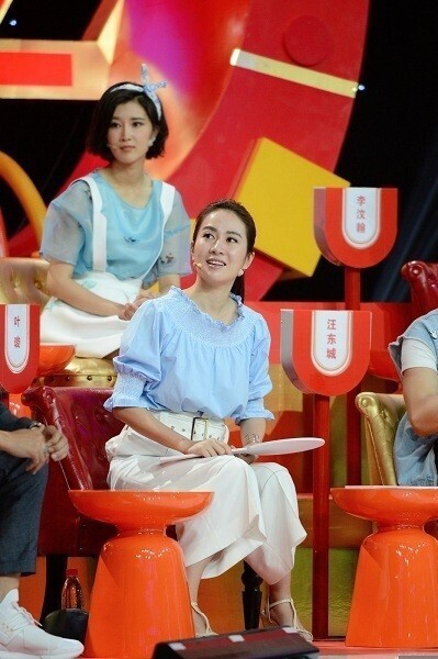 叶璇支持年轻人秀恩爱，遭怒喷？