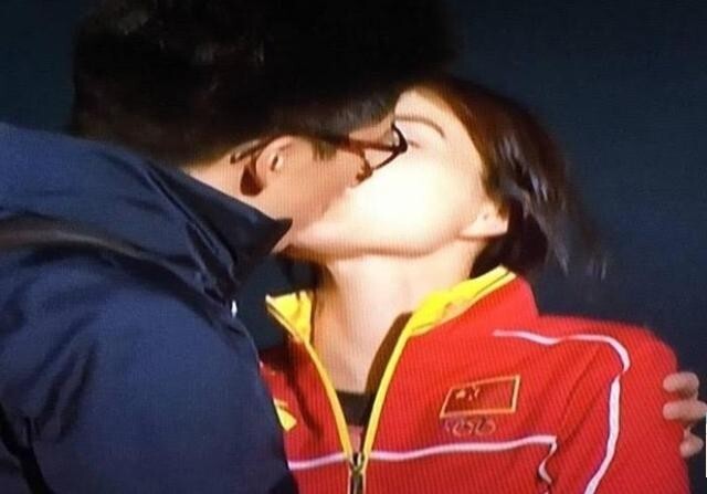 霍启刚当众热吻郭晶晶,什么情况? 霍启刚当众热吻郭晶晶,什么情况?