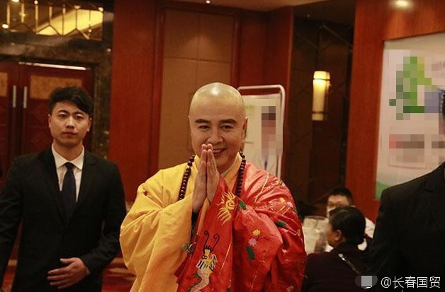 一组“唐僧”徐少华现身活动捞金的照片曝光 一组“唐僧”徐少华现身活动捞金的照片曝光