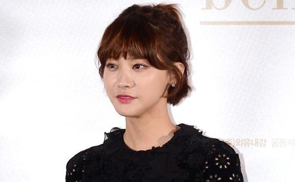 刘仁英确定加盟电影版《乳酪陷阱》,扮演白仁荷一角 刘仁英确定加盟电影版《乳酪陷阱》,扮演白仁荷一角