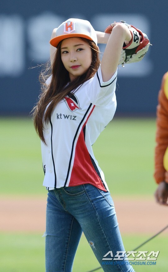 C.I.V.A成员尹彩暻将出席APRIL的演唱会“Dream Land” C.I.V.A成员尹彩暻将出席APRIL的演唱会“Dream Land”