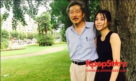 被不伦传闻包围的金敏喜和导演洪尚秀秘密回国 被不伦传闻包围的金敏喜和导演洪尚秀秘密回国