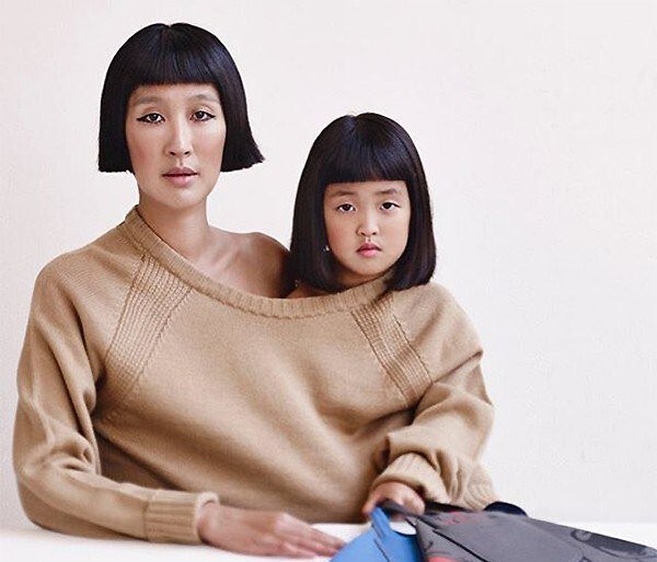 放送人洪真京与女儿拉尔拍摄的时尚画报被公开