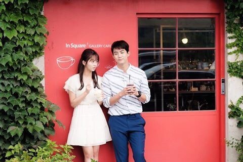 《打架吧鬼神》剧组透过官网，公开了金所炫和玉泽演的约会剧照