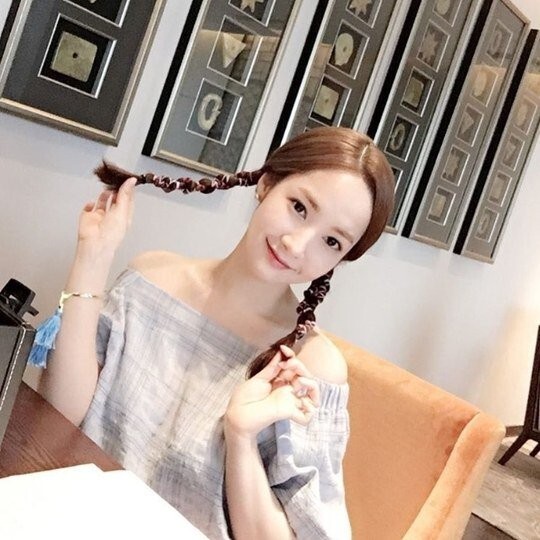 朴敏英在个人 Instagram 上 PO 出一张照片