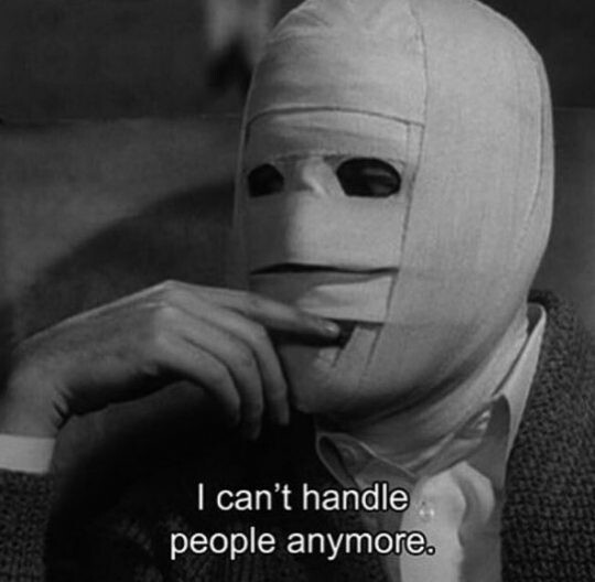 昨天男团BigBang成员G-Dragon上传了一张图片引发了热议