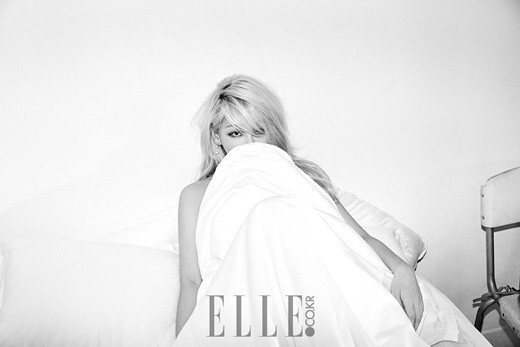 2NE1成员CL为某时尚杂志拍摄的9月号封面正式公开 2NE1成员CL为某时尚杂志拍摄的9月号封面正式公开