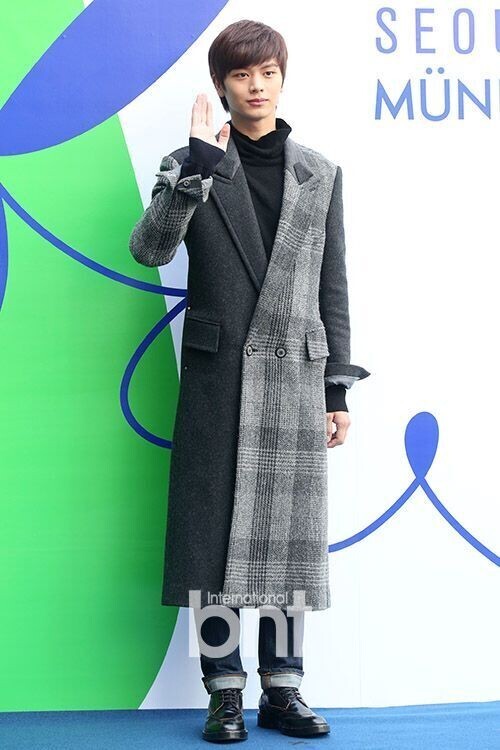 2017春夏首尔时装周Hyunmin Han设计师时装秀在东大门设计广场举办 2017春夏首尔时装周Hyunmin Han设计师时装秀在东大门设计广场举办