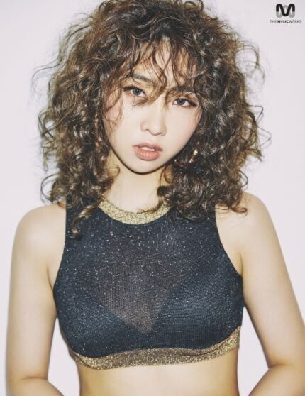 歌手孔敏智公开了与众不同的简历形象 歌手孔敏智公开了与众不同的简历形象