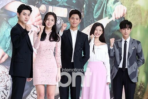 《云画的月光》在首尔永登浦区Timessquare AMORIS举行制作发布会