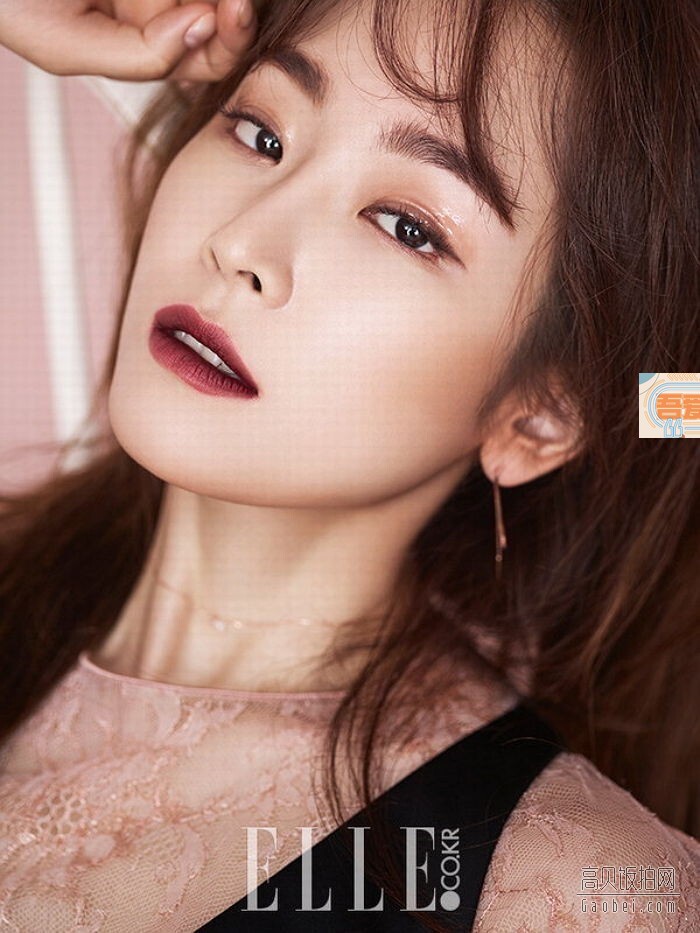 徐玄振日前拍摄时尚杂志ELLE画报 徐玄振日前拍摄时尚杂志ELLE画报
