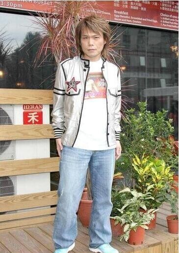 48岁伍佰有近照吗?个人资料有吗? 48岁伍佰有近照吗?个人资料有吗?