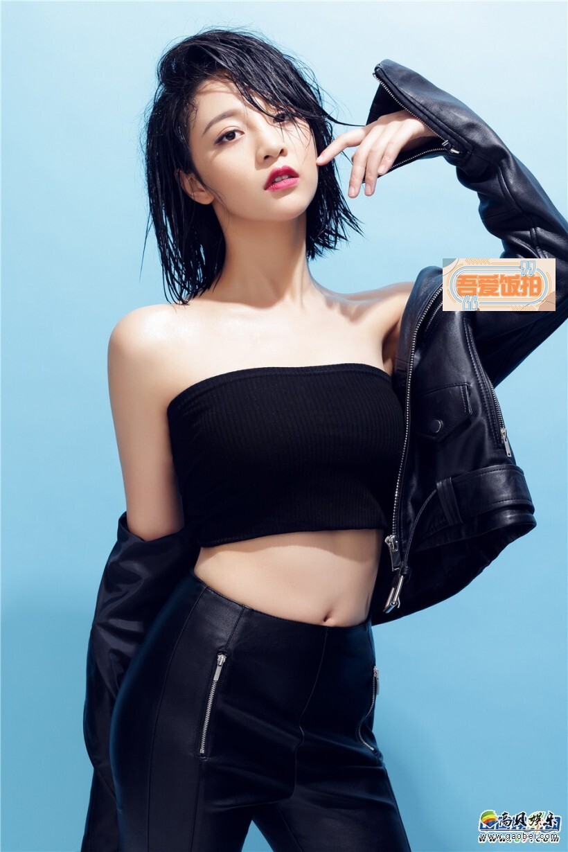 小花高雨儿曝光了一组性感写真 小花高雨儿曝光了一组性感写真