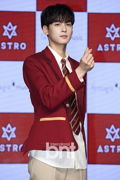 韩国男团ASTRO成员车银优确定出演《握拳汽笛船》