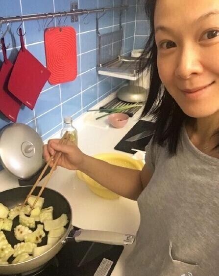 刘若英一大早删微博,一眼望去没穿bra! 刘若英一大早删微博,一眼望去没穿bra!