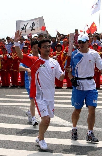 汪峰参加过火炬手。是吗? 汪峰参加过火炬手。是吗?