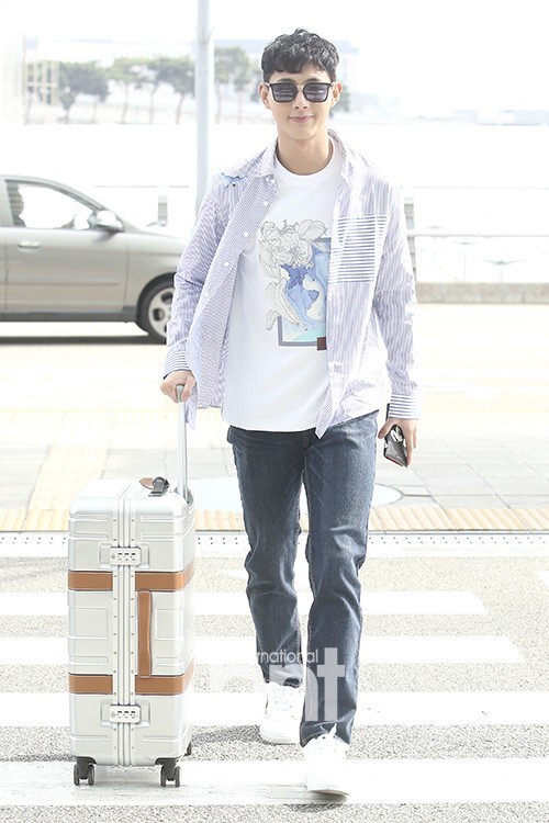 韩国演员Jisoo剧组一同前往巴厘岛进行褒奖休假 韩国演员Jisoo剧组一同前往巴厘岛进行褒奖休假