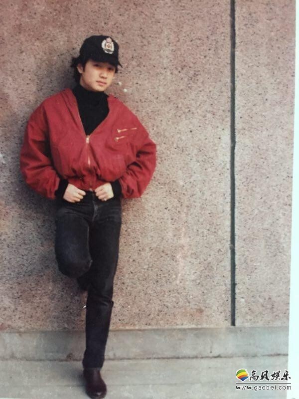 徐峥26年前青涩照曝光了? 徐峥26年前青涩照曝光了?