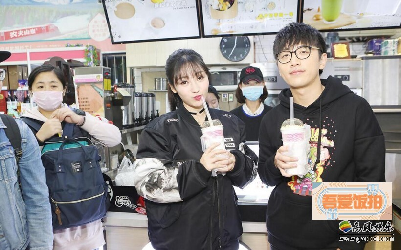 柳岩秒变“奶茶妹妹”引围观了? 柳岩秒变“奶茶妹妹”引围观了?