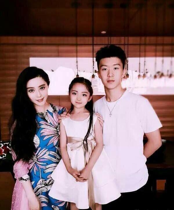 范冰冰有个16岁的弟弟还是有个16岁的私生子? 范冰冰有个16岁的弟弟还是有个16岁的私生子?