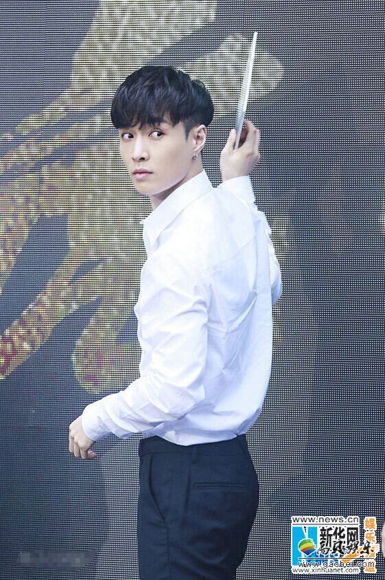 张艺兴出席《老九门番外》发布会