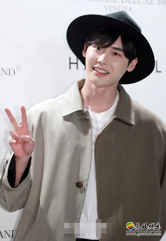 韩星李钟硕19日亮相某品牌活动 韩星李钟硕19日亮相某品牌活动