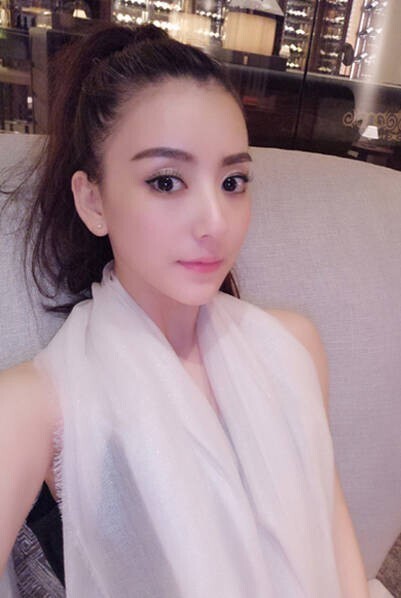 郭富城网红女友方媛晒出自拍与高级西餐的美照 郭富城网红女友方媛晒出自拍与高级西餐的美照