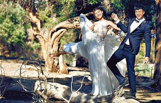 何润东今晚将与交往9年已登记的妻子林静仪大婚 何润东今晚将与交往9年已登记的妻子林静仪大婚