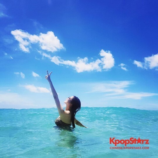 徐贤公开了在夏威夷度假时拍摄的泳装照
