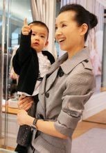 董洁与潘粤明的儿子叫什么,是哪一年出生的 董洁与潘粤明的儿子叫什么,是哪一年出生的